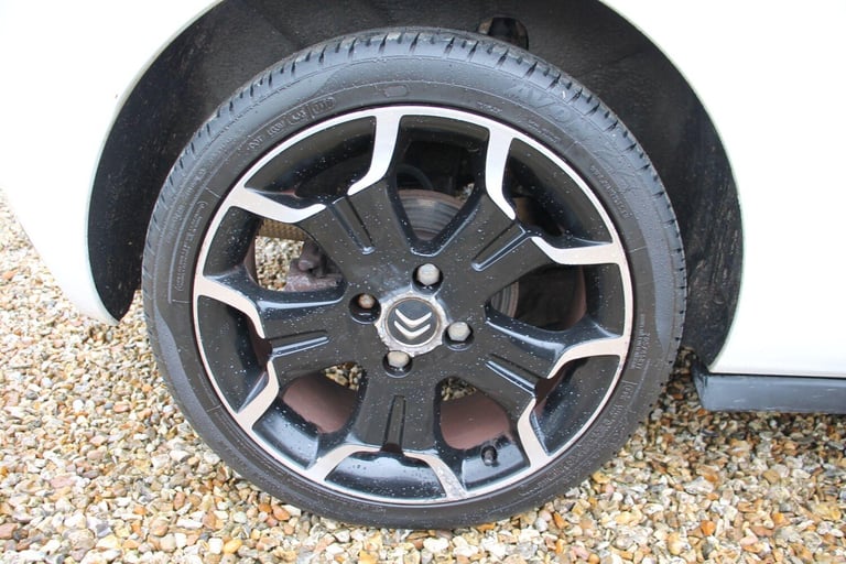 2011 Citroen DS3 1.6 e-HDi Airdream DStyle Plus 3dr HATCHBACK DIESEL Manual