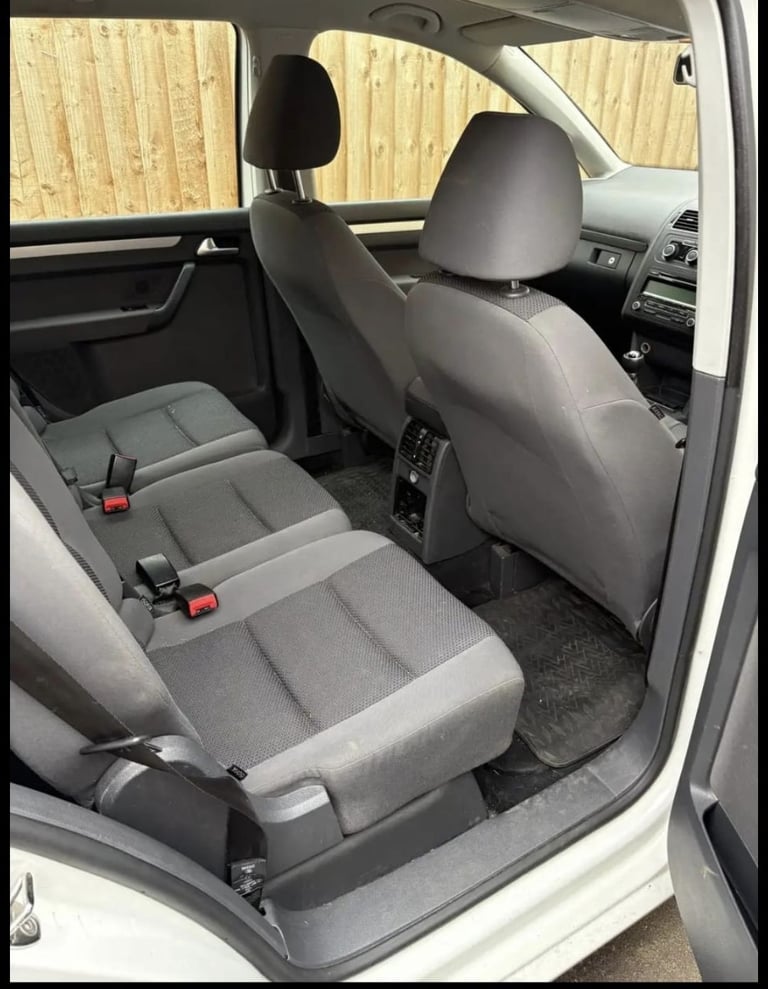 2011 Volkswagen Touran 2lt Diesel 12mth mot, low mileage for age