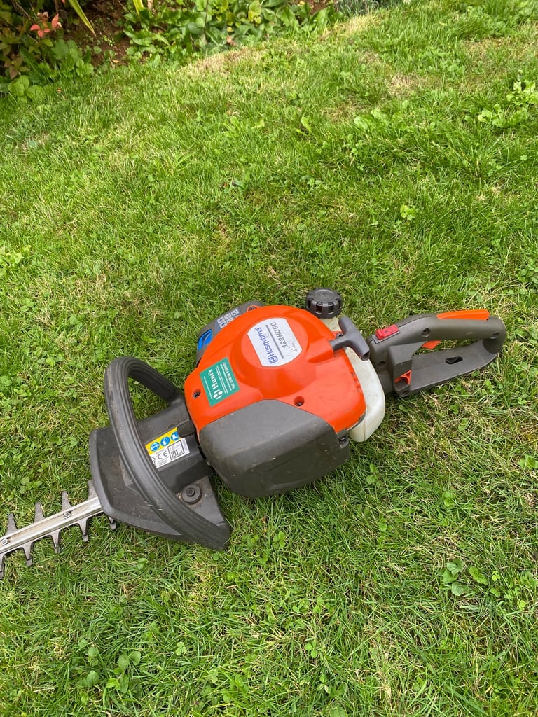 Husqvarna  122hd60 petrol  hedge trimmer 