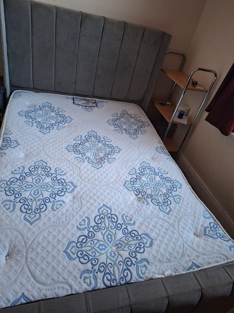Double bed frame and mattress 