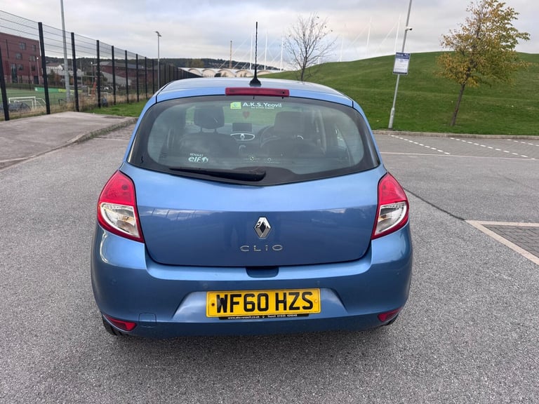2011 Renault Clio 1.6 VVT Initiale TomTom Auto Euro 5 5dr HATCHBACK Petrol Automatic