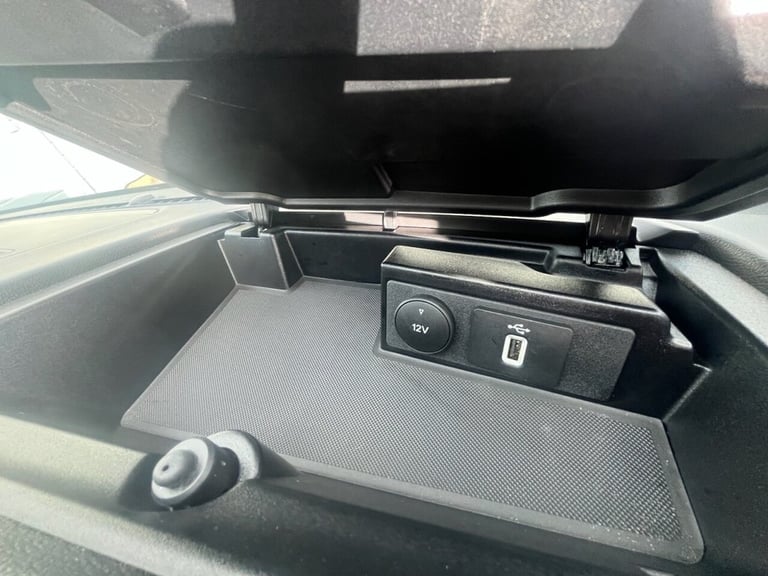 2022 Ford Tourneo Custom 2.0 EcoBlue 130ps L/R 8 Seater Titanium Auto MPV DIESEL Automatic