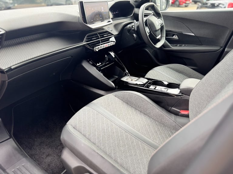2024 Peugeot 2008 1.2 PureTech 130 Allure 5dr EAT8 Estate Petrol Automatic