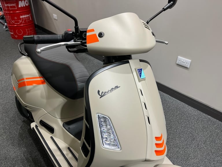 Piaggio Vespa GT GTV 300 scooter, 2024