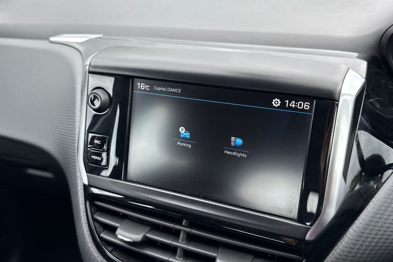 2019 Peugeot 208 1.2 PureTech Signature Euro 6 (s/s) 5dr Hatchback PETROL Manual