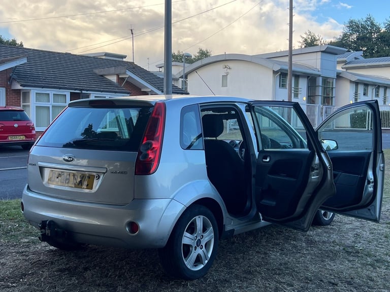 2008 Ford Fiesta 1.4 Zetec 5dr [Climate] HATCHBACK Petrol Manual