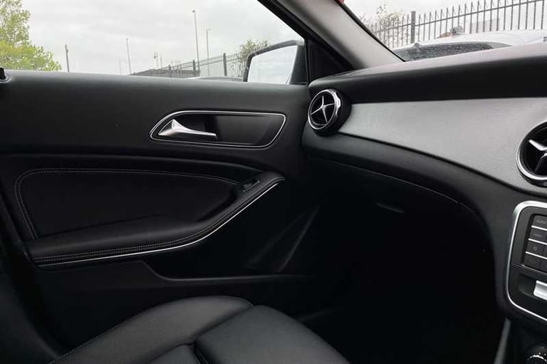 2017 Mercedes-Benz GLA 1.6 GLA200 Sport SUV 5dr Petrol 7G-DCT Euro 6 (s/s) (156 ps) SUV Petrol Au...