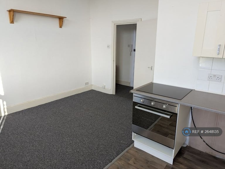 1 bedroom flat in Cromwell Road, Hove, BN3 (1 bed) (#2648135)