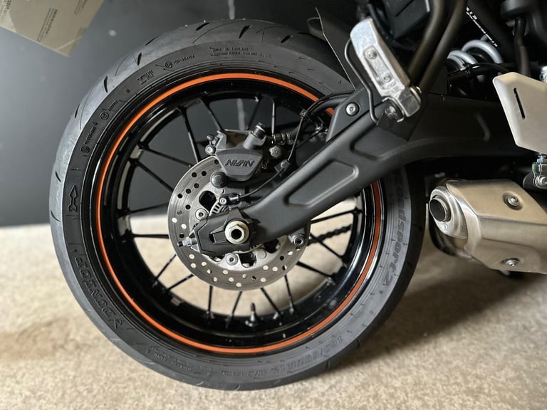 STUNNING LOW MILEAGE 2023/23 KAWASAKI Z650 RS MOTORCYCLE