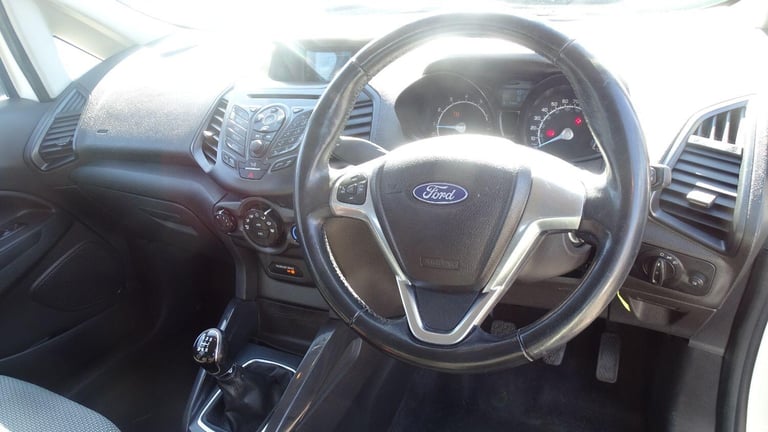 FORD ECOSPORT 1.5 Zetec 2015
