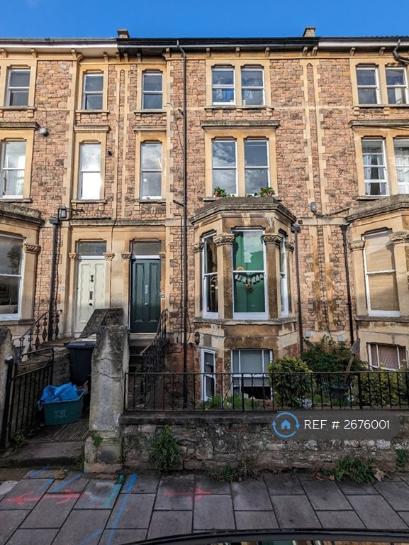 4 bedroom flat in Alma Vale Road, Bristol, BS8 (4 bed) (#2676001)