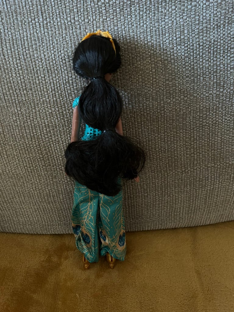 Singing Aladdin doll