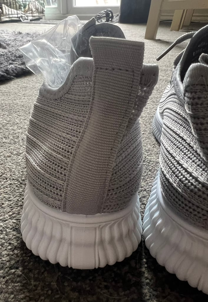 Brand new size 6 trainers 