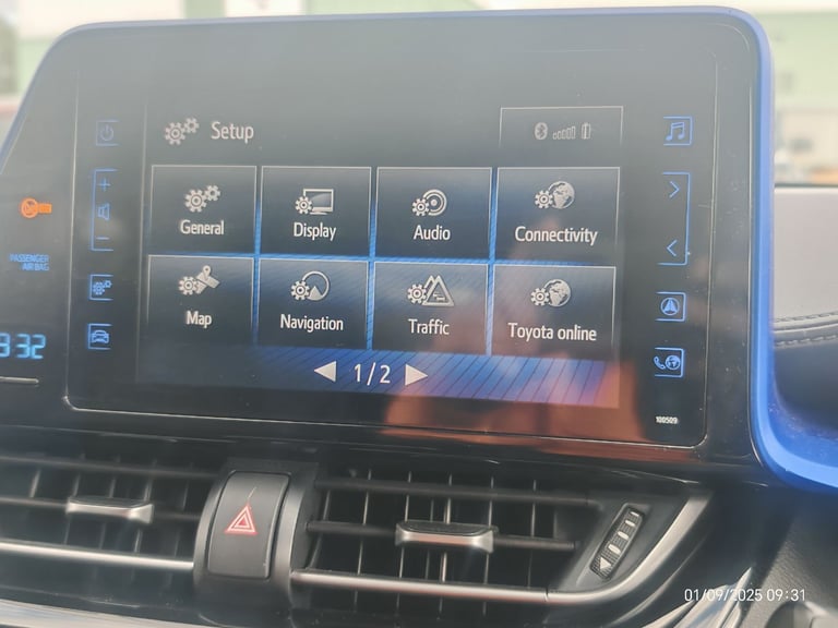 Toyota C-HR Hybrid dynamic 