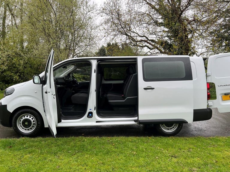 November 2024 Vauxhall Vivaro 2.0 3100 Prime XL Crew (145) Double Cab – 5 Seater
