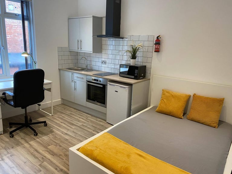 Spacious & Cosy Studio Flat for Rent CV1 5DW