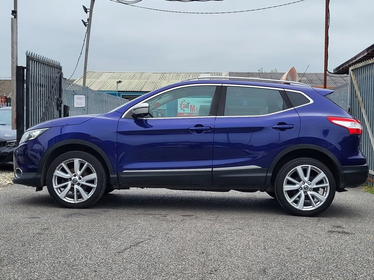 2015 Nissan Qashqai 1.5 dCi Tekna 5dr HATCHBACK Diesel Manual