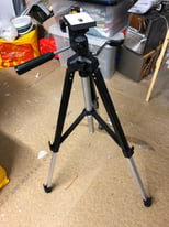 SLR Camera Tripod - Metal, telescopic with with handle winder 