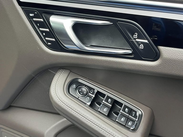  Porsche Macan 3.0T V6 S PDK 4WD Euro 6 (s/s) 5dr Petrol Automatic