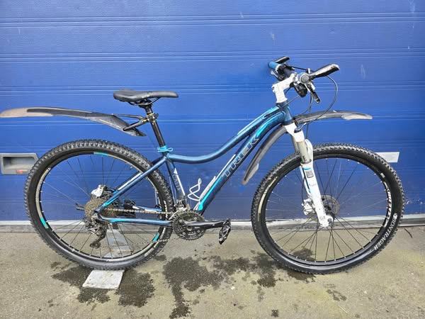 Unisex mountain bike TREK CALI SLX 29ER Wheels 29" Frame 17" VGC!