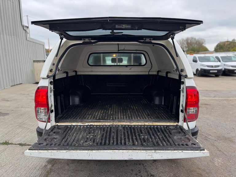 2019 Toyota Hilux Active D/Cab Pick Up 2.4 D-4D PICK UP DIESEL Manual