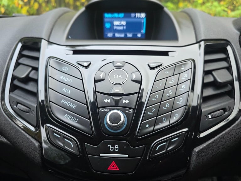 2016 Ford Fiesta 1.0T EcoBoost Zetec Euro 6 (s/s) 3dr HATCHBACK Petrol Manual