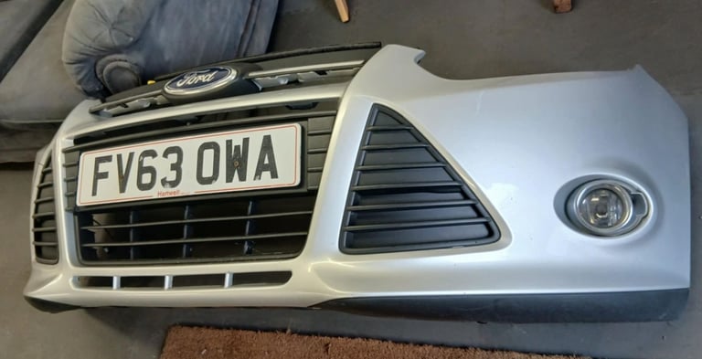 FORD FOCUS Front Bumper MK3 2011-2015 Silver GREAT CONDITION