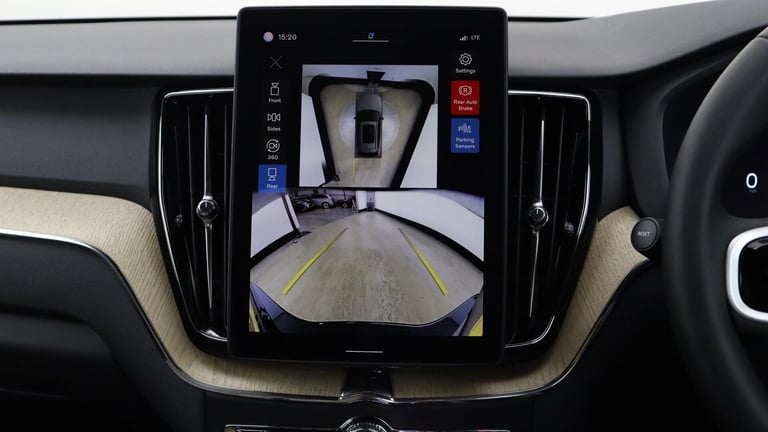  Volvo XC60 T6 AWD PHEV Plus Dark (360 Camera, Harman/Kardon, Adaptive Cruise) Petrol/Electric Hy...
