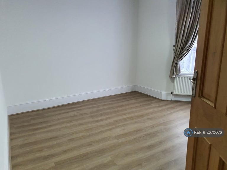 3 bedroom house in Goodall Road, London, E11 (3 bed) (#2670076)