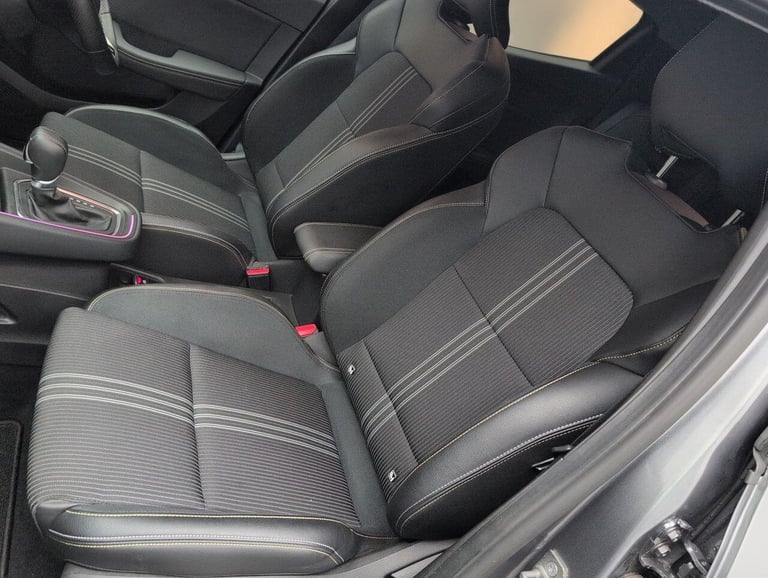 2023 Renault Clio 1.6 E-TECH E-Tech engineered Hatchback 5dr Petrol Hybrid Auto Euro 6 (s/s)  HAT...