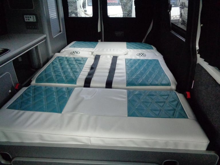 Volkswagen Transporter VW  2+2 Berth (Big Wave Campers Conversion) 2013/62