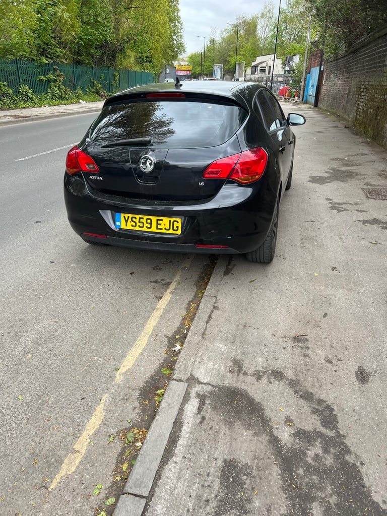 Astra 1.6 Petrol – Practical, dependable, minor work needed, drives well.”