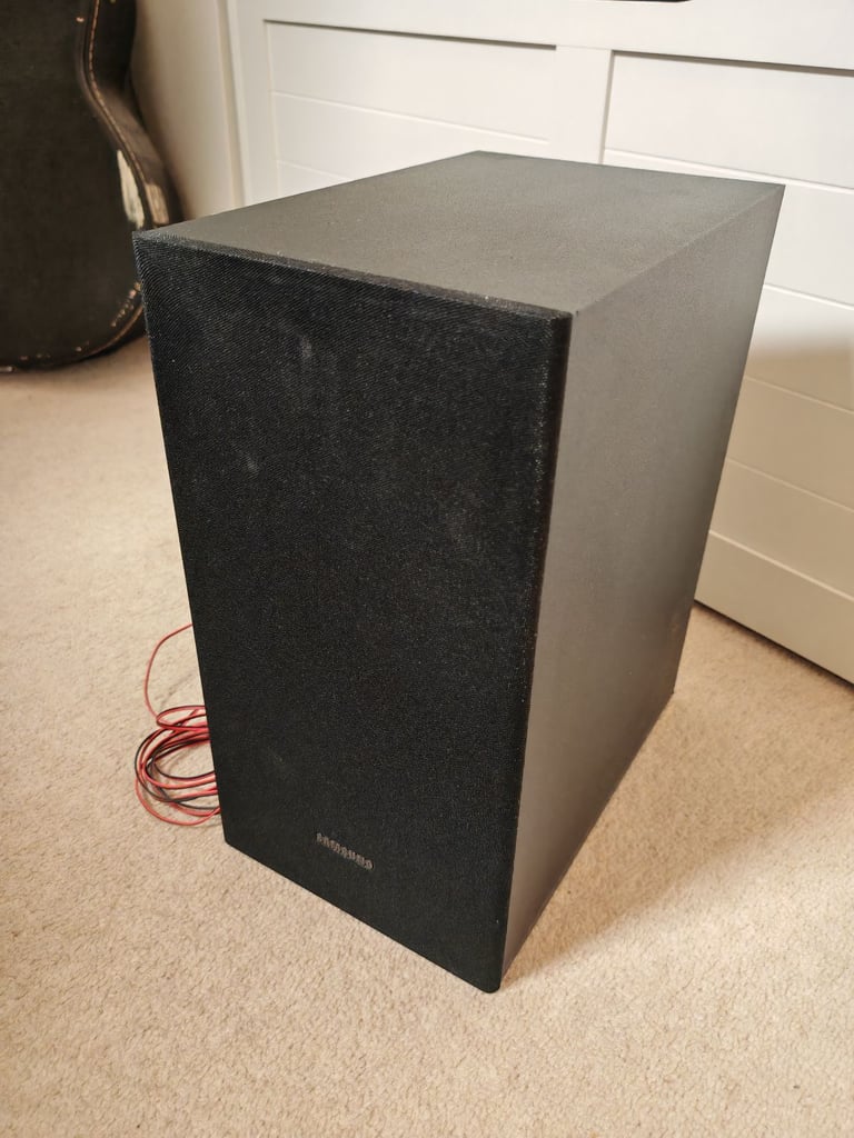 Samsung Soundbar and Subwoofer 2.1 Kit