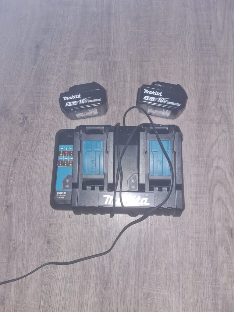 Makita double charger & batteries 
