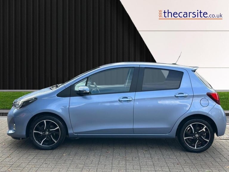 2016 Toyota Yaris 1.33 Dual VVT-i Design Multidrive S Euro 6 5dr HATCHBACK Petrol Automatic