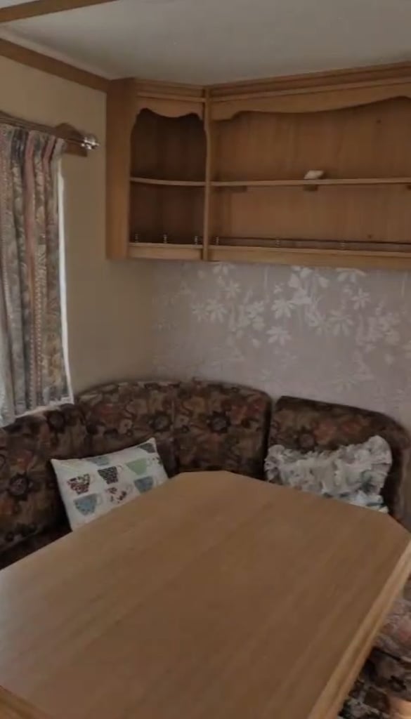 For Rent: Spacious Two-Bedroom Static Caravan in Cottenham, Cambridge