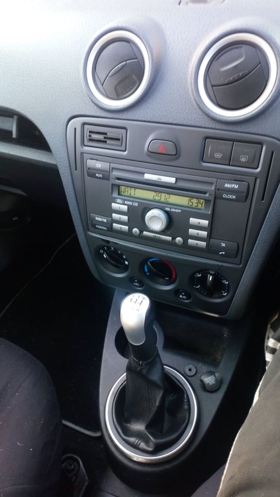 Ford, FUSION, Hatchback, 2011, Manual, 1388 (cc), 5 doors