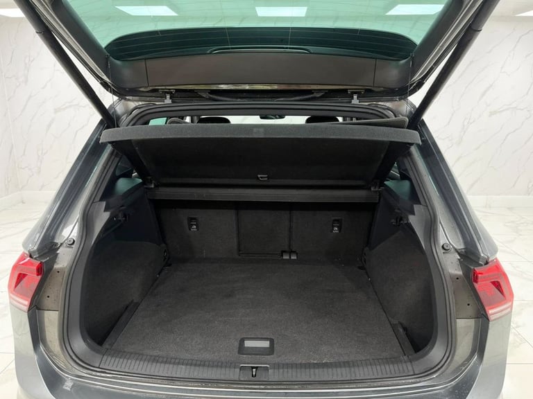 2020 Volkswagen Tiguan 2.0 TDI R-Line Tech SUV 5dr Diesel DSG 4Motion Euro 6 (s/s) (150 ps) ESTAT...