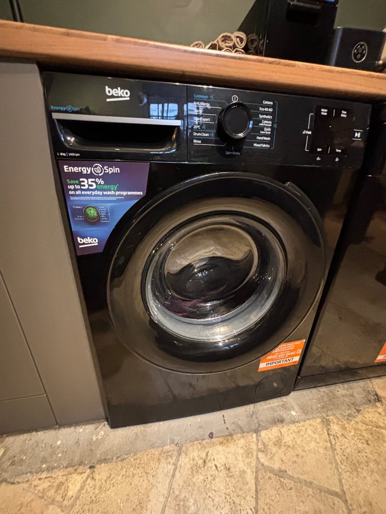 Beko Black 1400 spin 9kg washing machine was £369 just 6 wks old