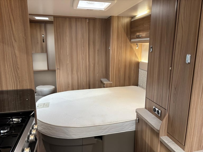 2020 Swift Fairway Platinum 880 8ft Wide, Transverse Island Fix Bed WAS £21,995