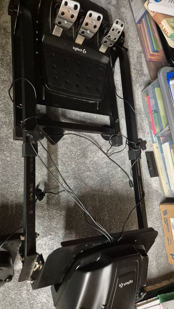 Xbox steering wheel gear stick pedals and stand 