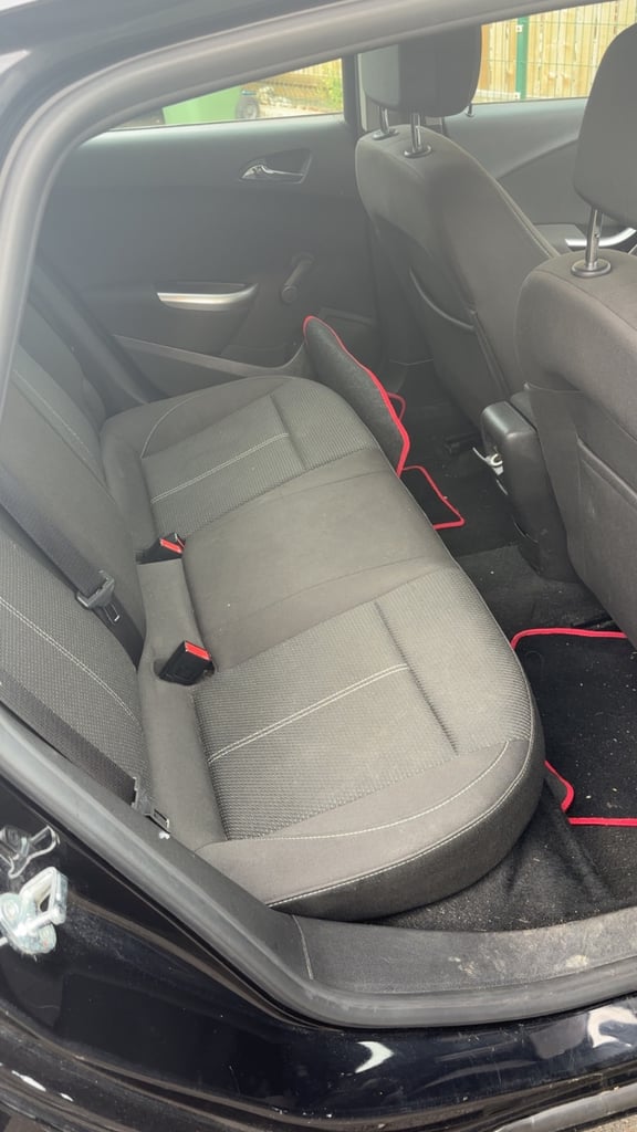 Vauxhall, ASTRA, Hatchback, 2011, Manual, 1956 (cc), 5 doors