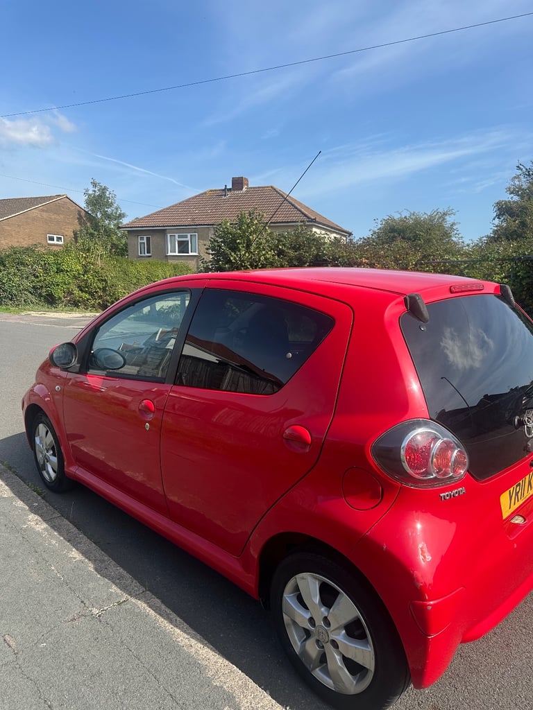 Toyota, AYGO, Hatchback, 2011, Manual, 998 (cc), 5 doors