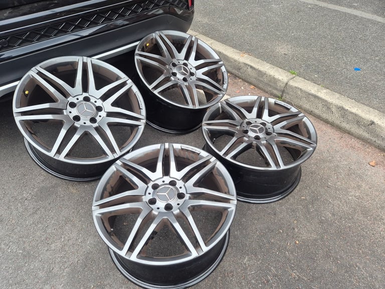 🌟Genuine Mercedes Night edition 19 inch staggered alloy wheels 