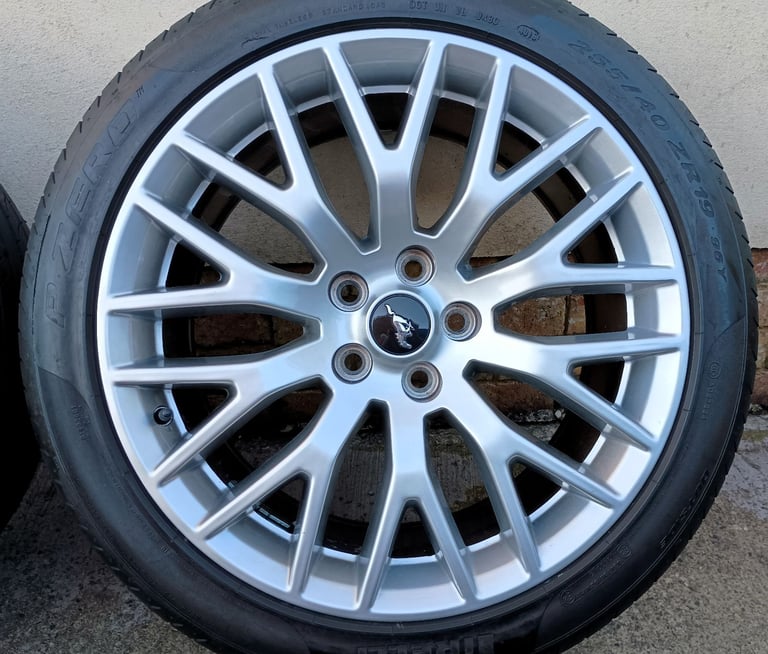 19" FORD MUSTANG ALLOYS 5x114.3 WHEELS TYRES 9J ET45 70.5CB JDM FITMENT