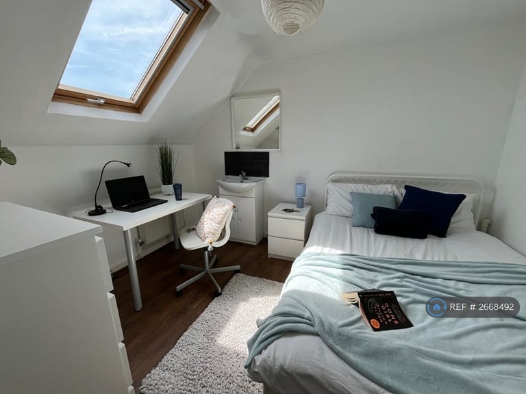 7 bedroom house in Grant Avenue, Liverpool, L15 (7 bed) (#2668492)