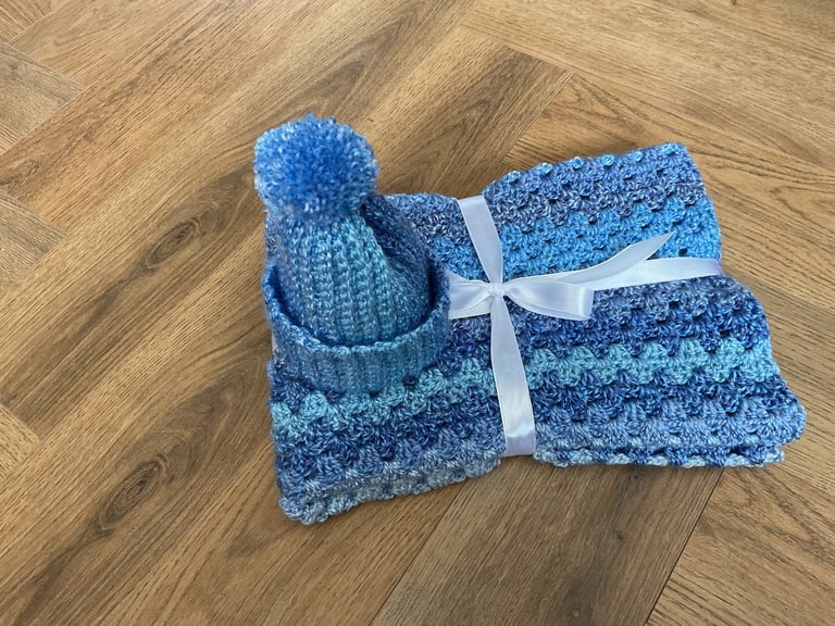 Hand made crochet baby blanket x 0/3month old baby hat