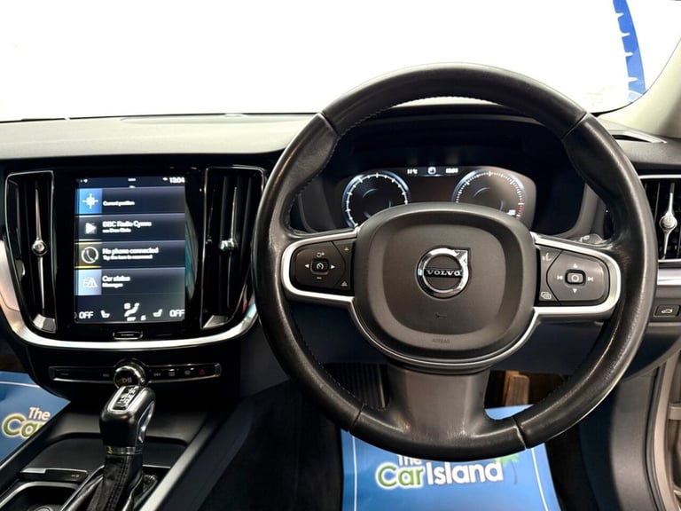 2019 68 VOLVO V60 2.0 D4 MOMENTUM ESTATE 5DR DIESEL AUTO EURO 6 (S/S) (190 PS) D