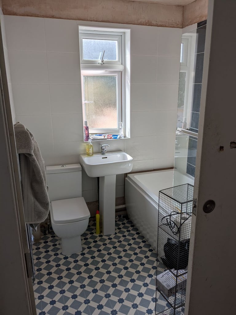 Room(s) for rent in whoberley with live in landlord