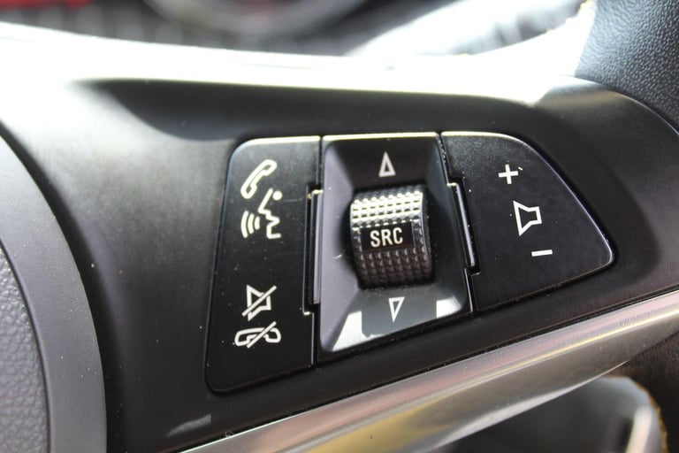 VAUXHALL ADAM 1.2 i SLAM 2016